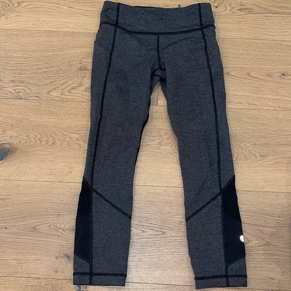 lululemon athletica Pants - Lululemon Cropped Leggings